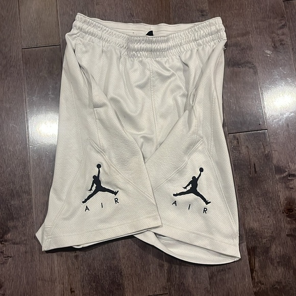 White Nike Air Jordan Basketball Shorts - Picture 2 of 4
